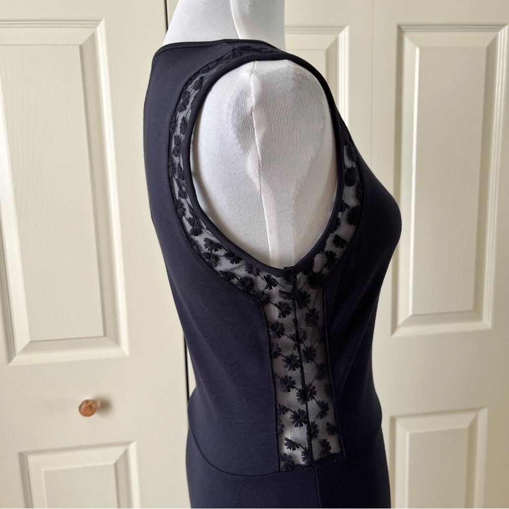 Elegant Navy Sleeveless Dress - Picture 5 of 8